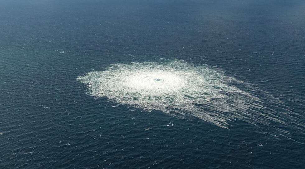 The Danish Defence Command has released images of what it
says are gas leaks from Nord Stream...