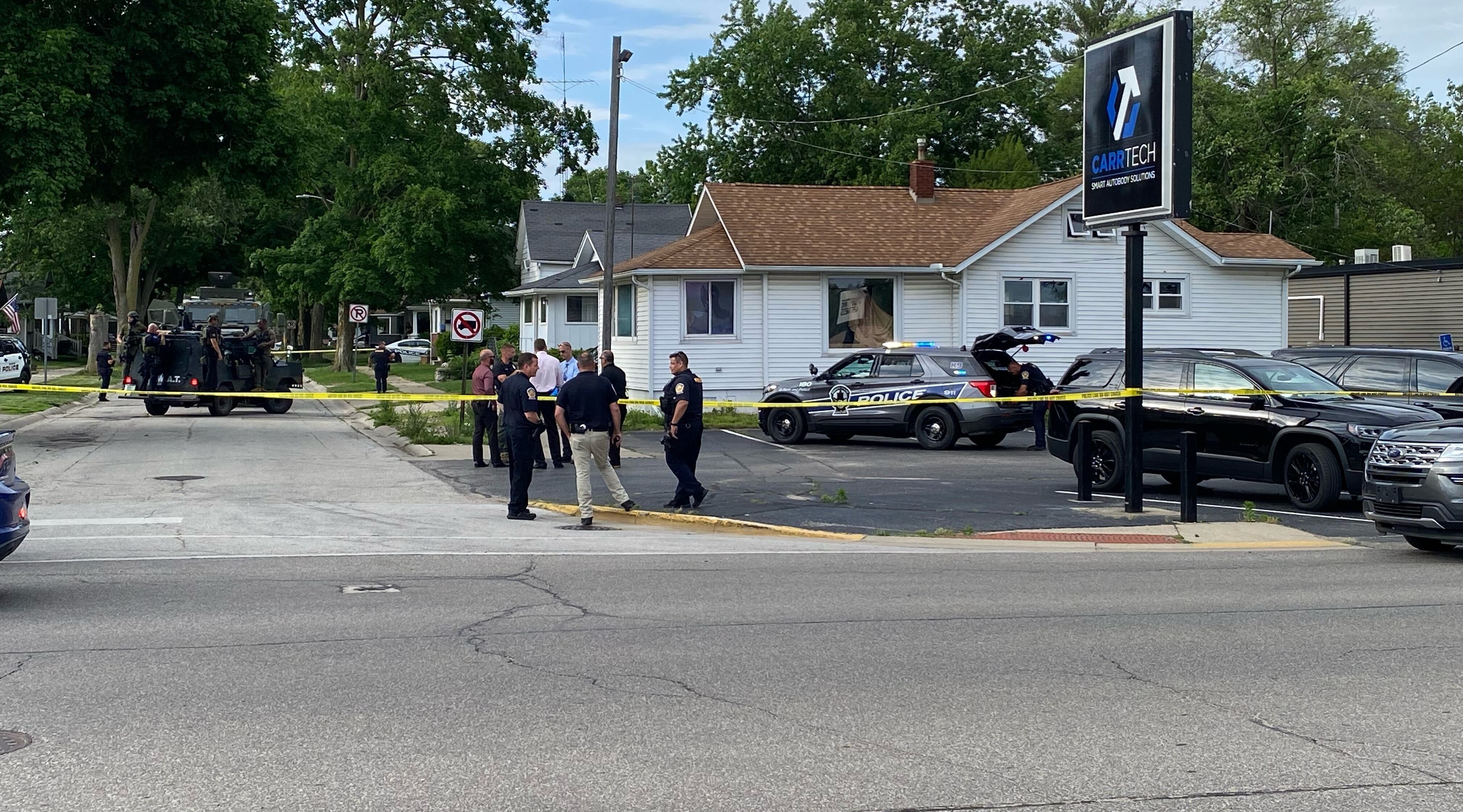 2 found dead after Goshen standoff - Vimarsana News